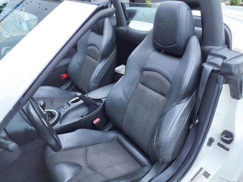 Used 2010 Nissan 370Z Touring image 17