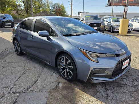 Used 2020 Toyota Corolla SE image 3