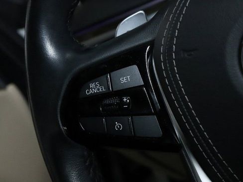 Used 2020 BMW 530i xDrive w/ Premium Package image 23