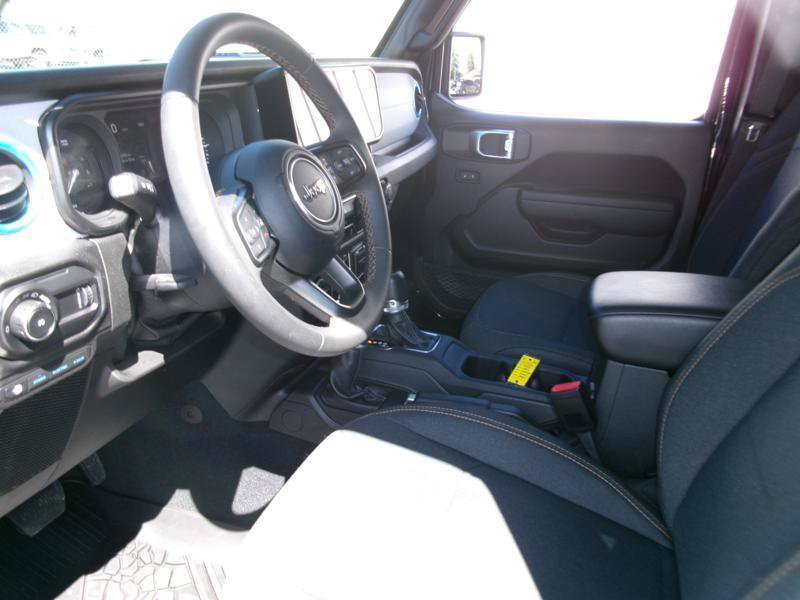 Used 2024 Jeep Wrangler Unlimited AWD/4WD image 4