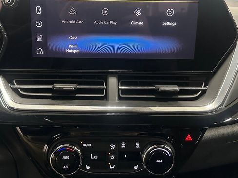 Certified 2024 Chevrolet Trax RS image 16