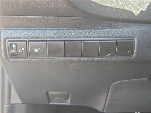 Used 2022 Toyota Corolla LE FWD image 13