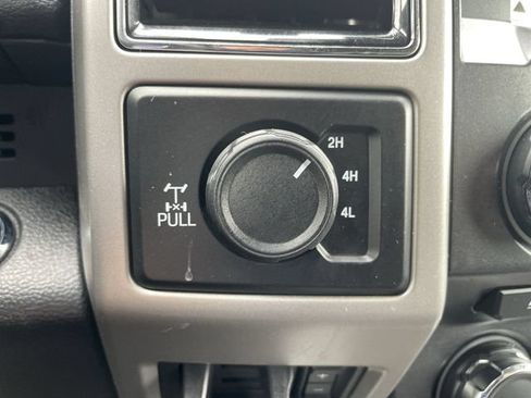 Used 2018 Ford F250 Lariat w/ Lariat Ultimate Package AWD/4WD image 18