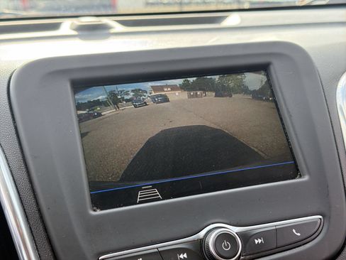 Used 2019 Chevrolet Equinox LT w/ Driver Convenience Package FWD image 30