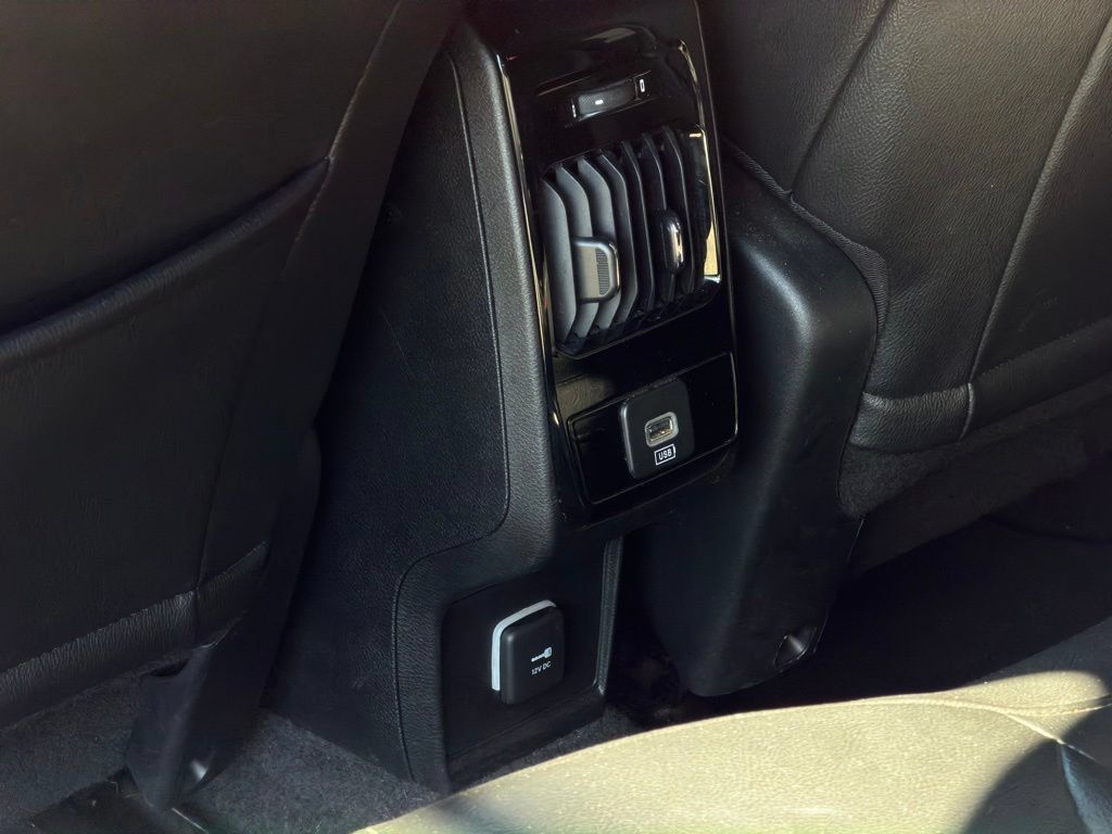 Used 2024 Jeep Compass Limited AWD/4WD image 29