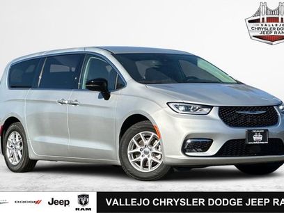 Used 2024 Chrysler Pacifica Touring-L