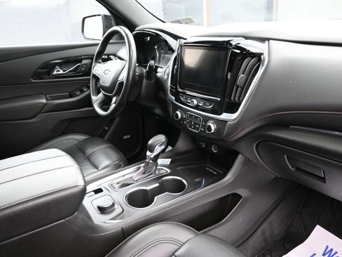 Used 2023 Chevrolet Traverse RS w/ LPO, Floor Liner Package image 36