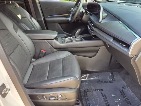 Used 2024 Cadillac XT4 Sport FWD image 17
