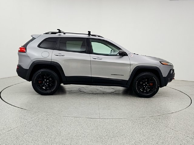 Used 2015 Jeep Cherokee Trailhawk w/ Cold Weather Group AWD/4WD image 4