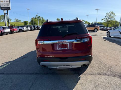 Certified 2023 GMC Acadia SLT FWD image 5
