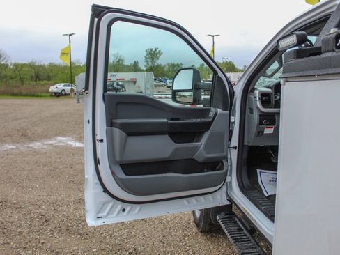 New 2025 Ford F550 4x4 Regular Cab Super Duty image 27