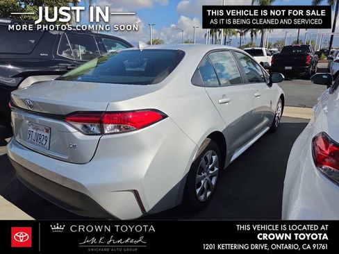 Used 2025 Toyota Corolla LE FWD image 2