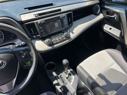 Used 2015 Toyota RAV4 XLE FWD image 31