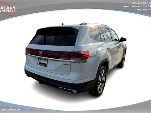 Used 2024 Volkswagen Atlas SE AWD/4WD image 5