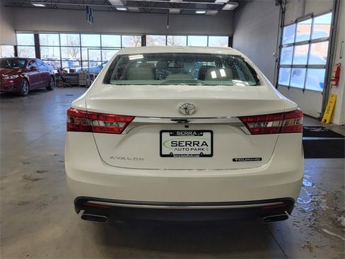 Used 2016 Toyota Avalon Touring image 5