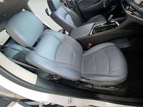 Used 2020 Buick Enclave Essence FWD image 18