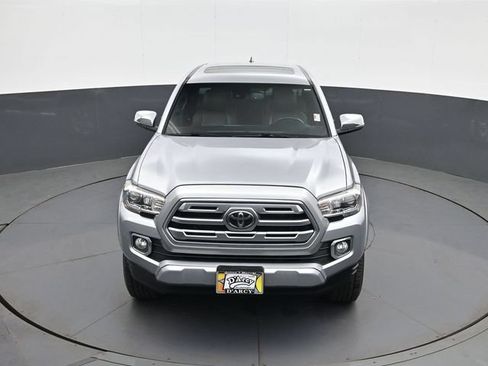 Used 2019 Toyota Tacoma Limited AWD/4WD image 14
