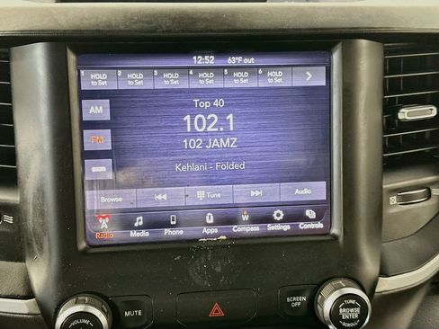 Used 2020 RAM 2500 Big Horn w/ Night Edition AWD/4WD image 17