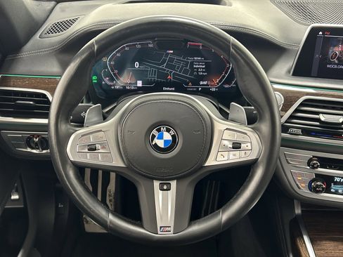 Used 2022 BMW 750i xDrive w/ Executive Package image 12