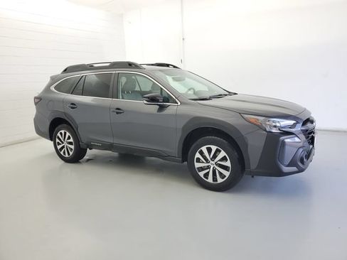 Used 2025 Subaru Outback Premium w/ Popular Package #1A AWD/4WD image 4