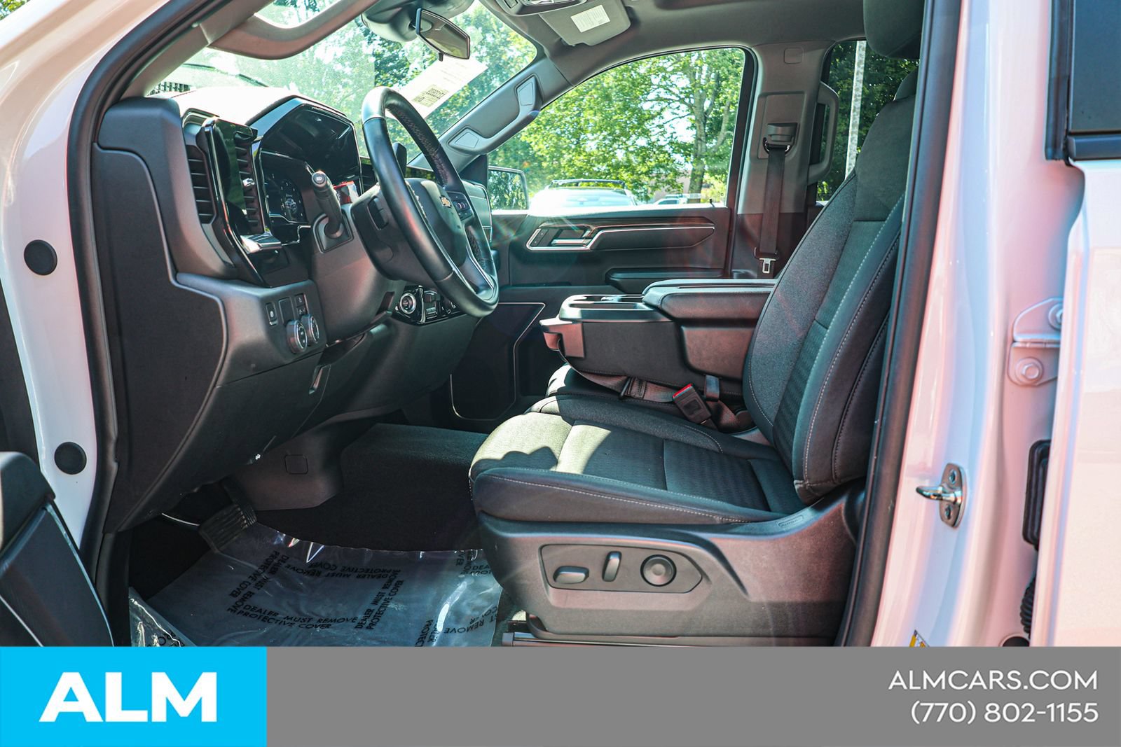 Used 2025 Chevrolet Silverado 1500 LT RWD image 17