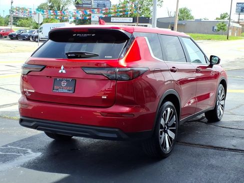 Used 2025 Mitsubishi Outlander SE AWD/4WD image 4
