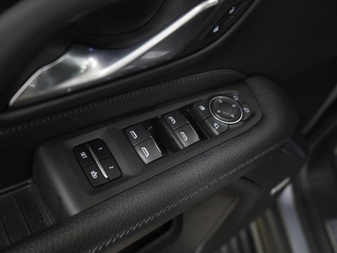 Used 2022 GMC Yukon Denali AWD/4WD image 23
