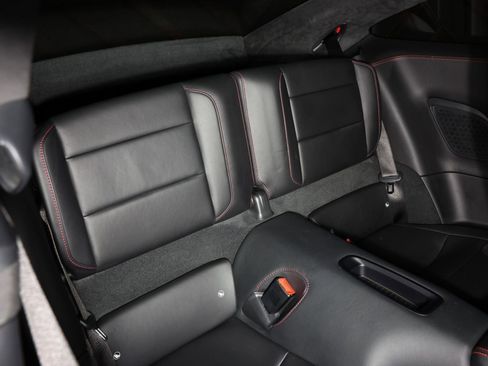 Used 2019 Porsche 911 Carrera 4 AWD/4WD image 6
