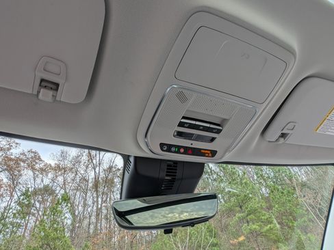 Used 2024 GMC Acadia Denali w/ Super Cruise Package image 33