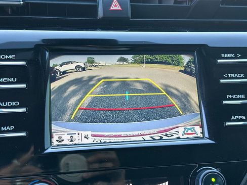 Used 2019 Toyota Camry SE image 28