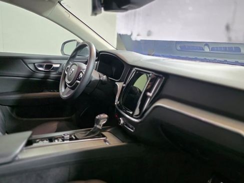 Used 2021 Volvo V60 T5 Cross Country w/ Climate Package AWD/4WD image 11