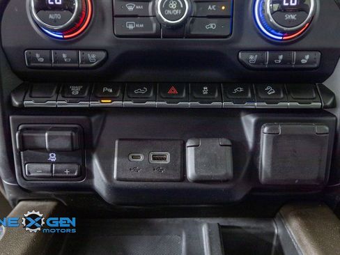 Used 2020 Chevrolet Silverado 2500 LTZ w/ LTZ Texas Edition image 20