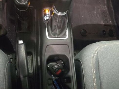 Used 2024 Jeep Wrangler Willys image 17