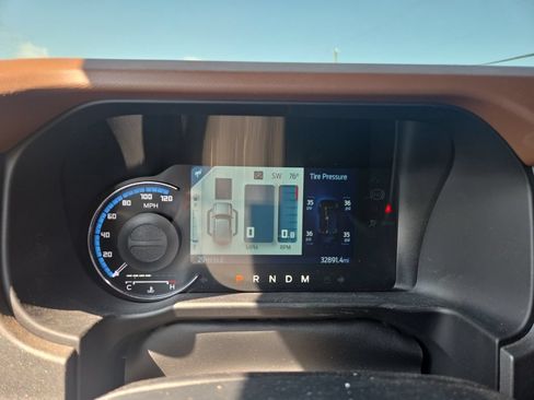 Used 2024 Ford Bronco Outer Banks AWD/4WD image 17