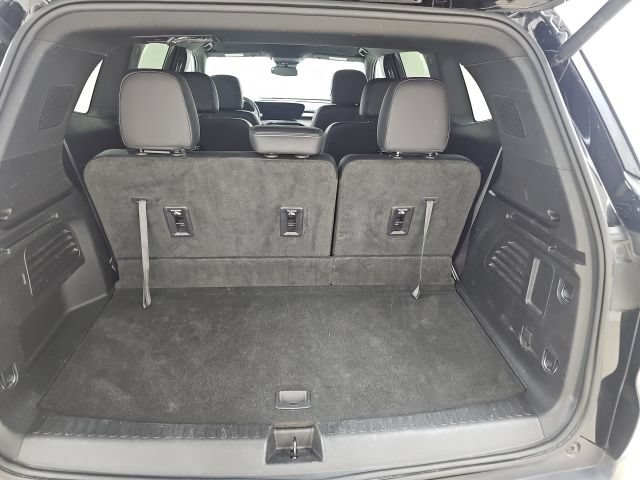 Used 2025 Buick Enclave Preferred AWD/4WD image 5