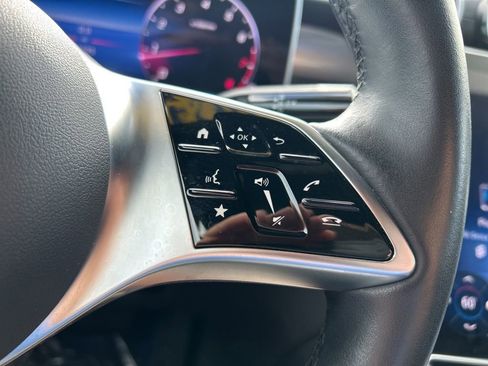 Used 2024 Mercedes-Benz GLC 300 4MATIC image 22