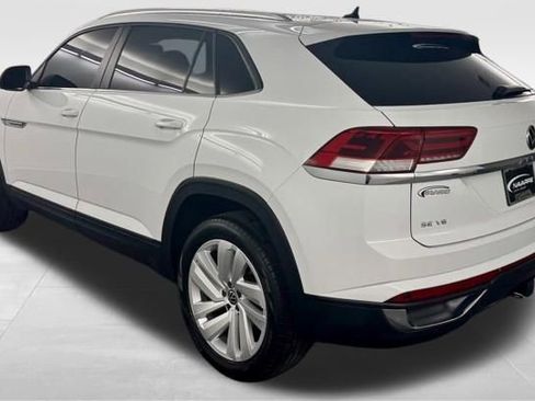 Used 2023 Volkswagen Atlas Cross Sport SE FWD image 6