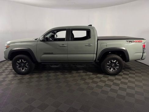 Used 2022 Toyota Tacoma TRD Off-Road w/ Technology Package image 30
