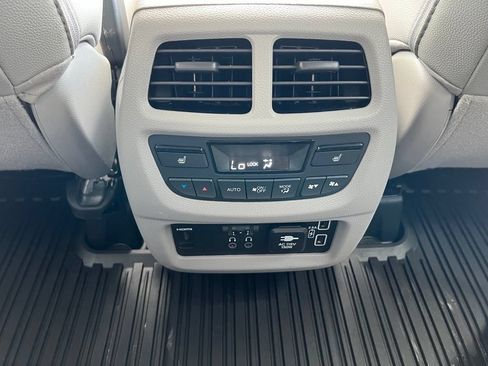 Used 2022 Honda Pilot Touring image 24