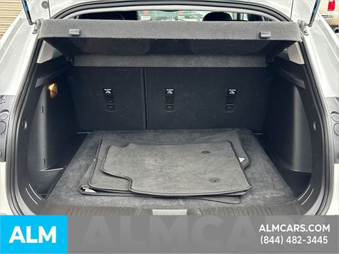 Used 2025 Chevrolet Trax LT w/ LT Convenience Package image 22