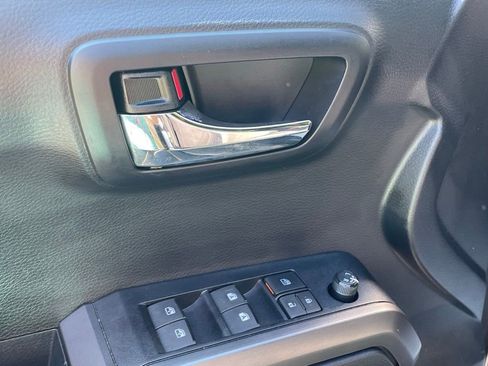 Used 2021 Toyota Tacoma TRD Sport AWD/4WD image 28
