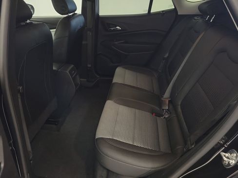 Used 2025 Chevrolet Trax LT w/ LT Convenience Package FWD image 22