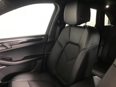 Certified 2024 Porsche Macan AWD/4WD image 22