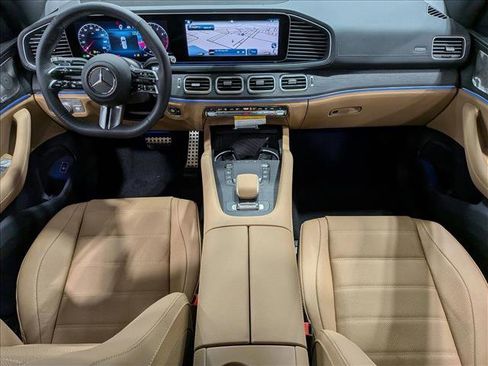 New 2026 Mercedes-Benz GLS 580 4MATIC image 14