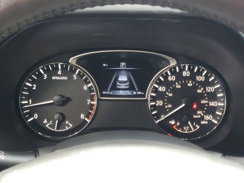 Used 2019 Nissan Pathfinder SL FWD image 23