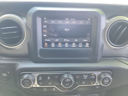 Used 2018 Jeep Wrangler Unlimited Sport S AWD/4WD image 11