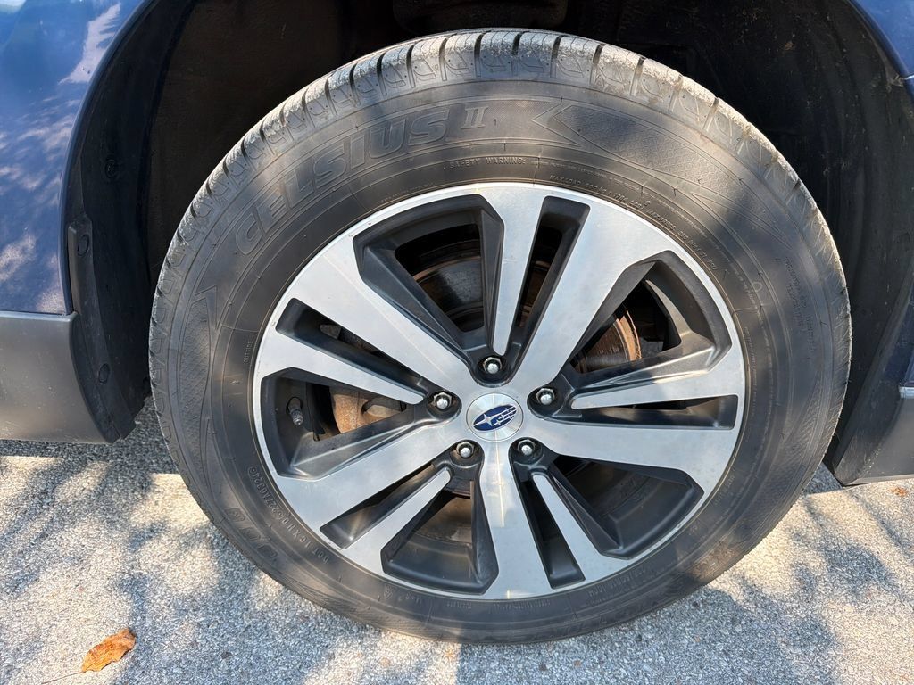 Used 2019 Subaru Outback 2.5i Limited AWD/4WD image 19