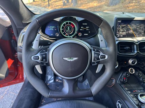 Used 2020 Aston Martin V8 Vantage Coupe RWD image 35