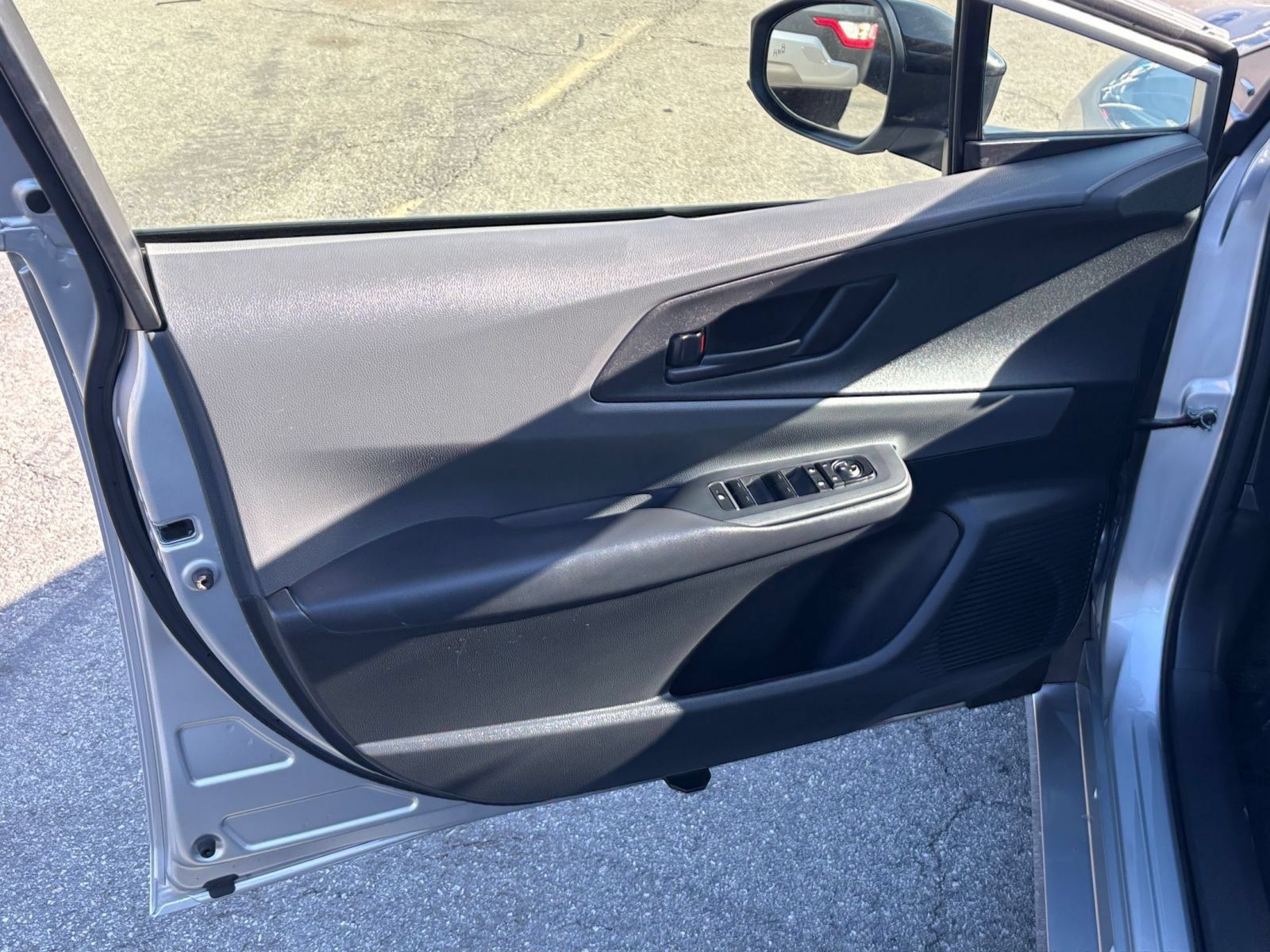 Used 2024 Toyota Prius LE FWD image 18