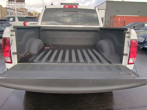 Certified 2022 RAM 1500 Classic SLT w/ Electronics Group image 29